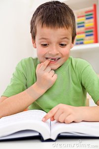 Niño leyendo